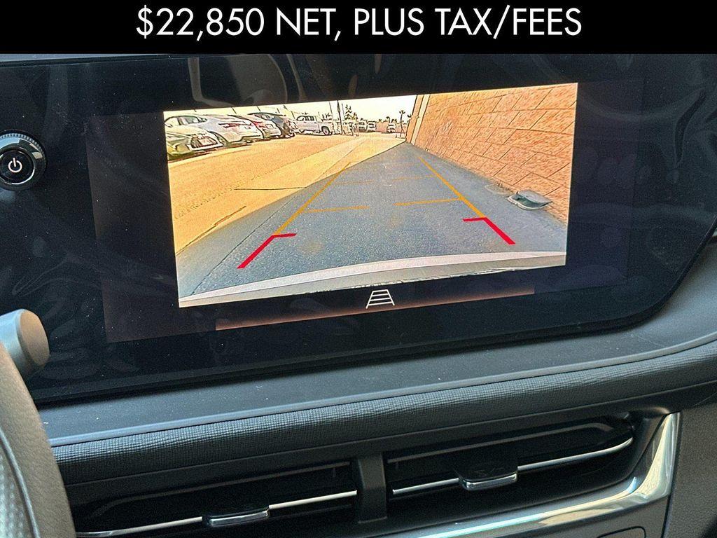 new 2025 Buick Envista car, priced at $23,100