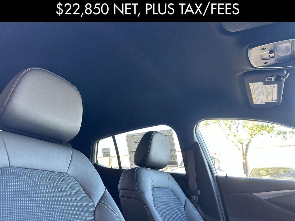 new 2025 Buick Envista car, priced at $23,100