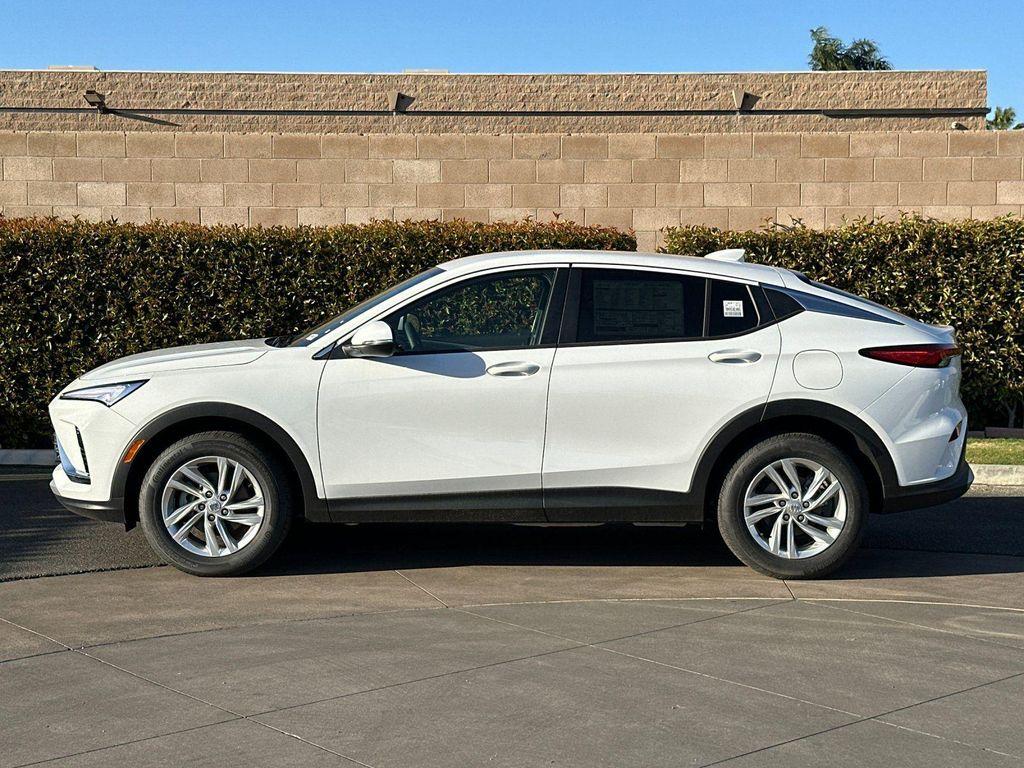 new 2025 Buick Envista car, priced at $22,600