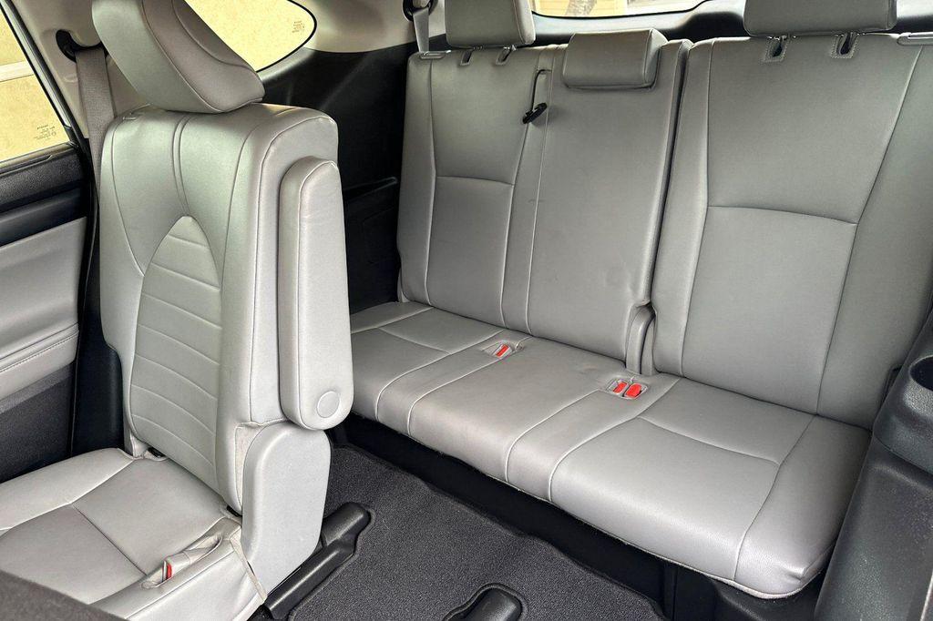 used 2022 Toyota Highlander car, priced at $34,490