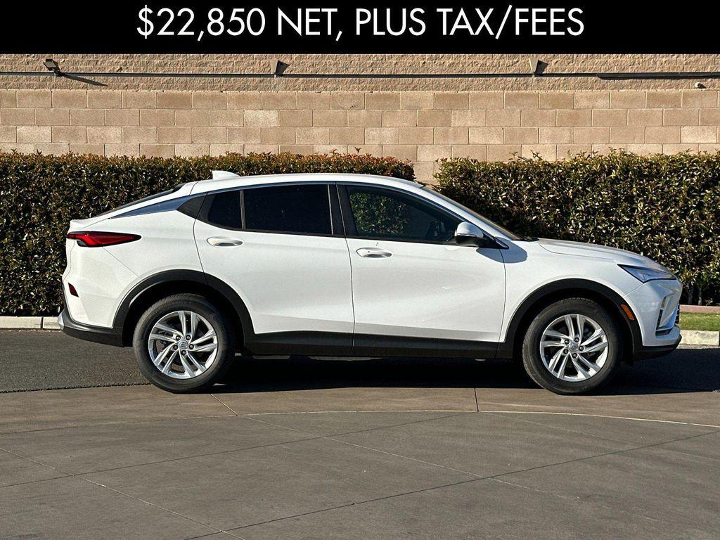 new 2025 Buick Envista car, priced at $23,100