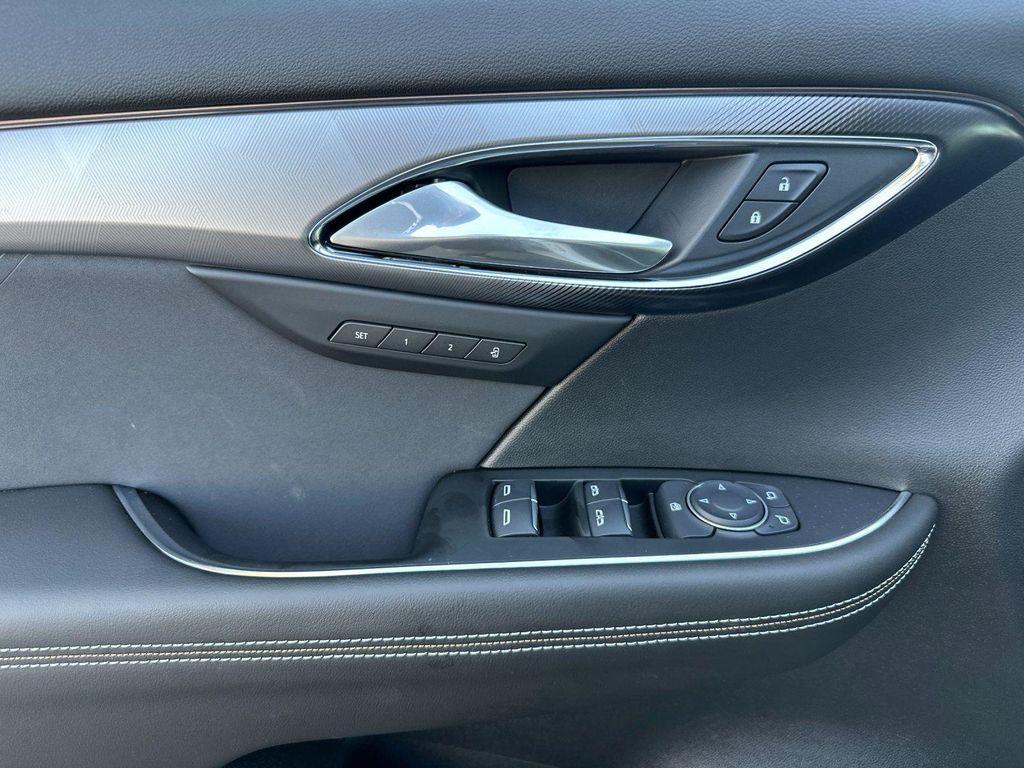 new 2025 Buick Envision car, priced at $40,250