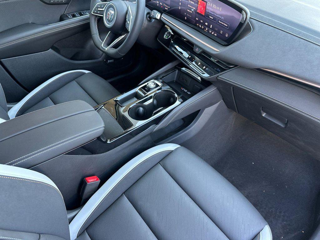new 2025 Buick Envision car, priced at $40,250