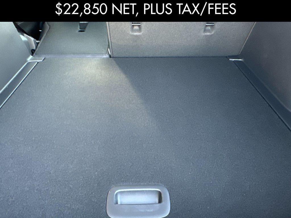 new 2025 Buick Envista car, priced at $23,100