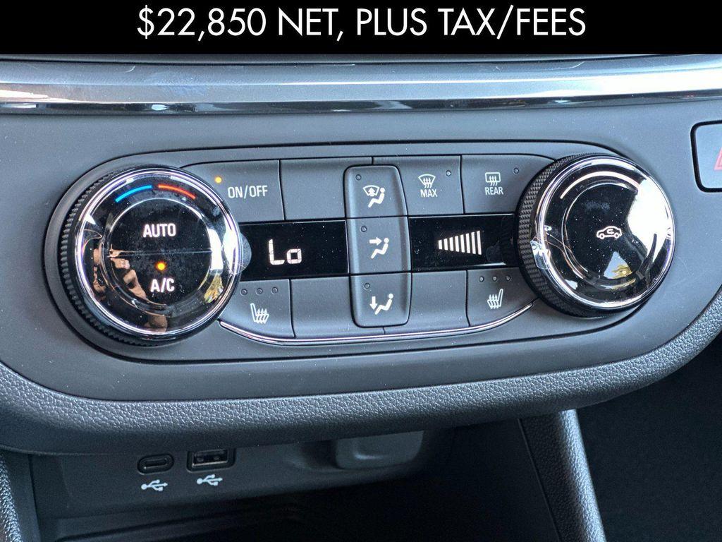 new 2025 Buick Envista car, priced at $23,100