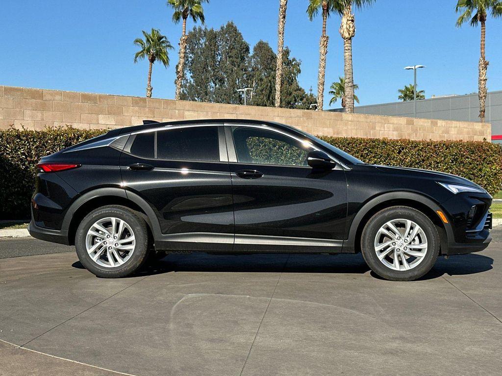 new 2025 Buick Envista car, priced at $25,958