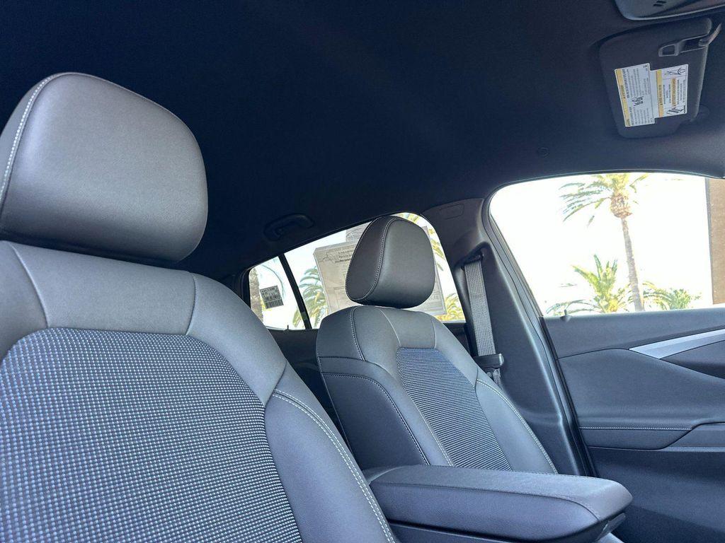 new 2025 Buick Envista car, priced at $25,958