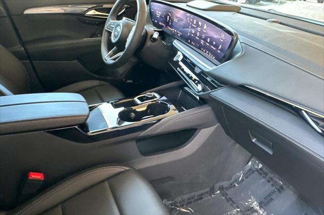 used 2025 Buick Envision car, priced at $37,895