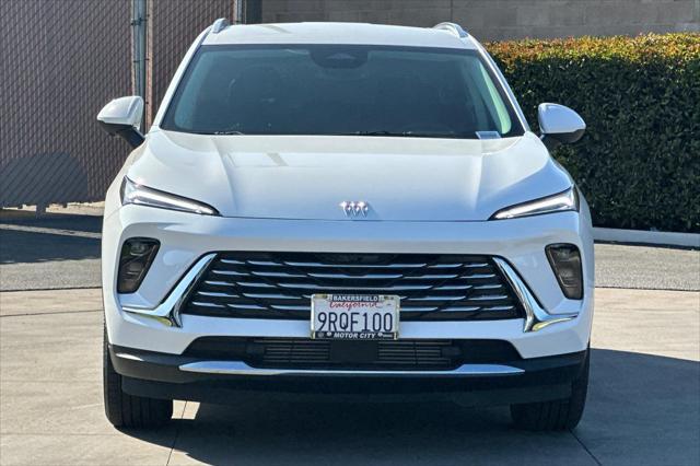 used 2025 Buick Envision car, priced at $37,895