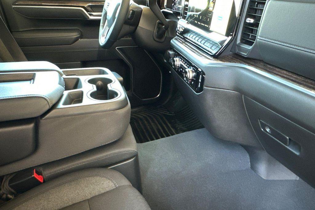 used 2025 GMC Sierra 1500 car, priced at $50,985