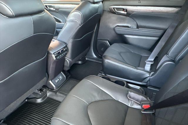 used 2023 Toyota Highlander car, priced at $45,453