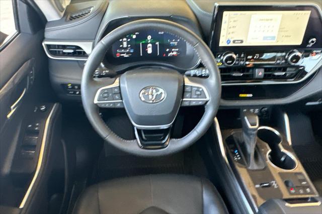 used 2023 Toyota Highlander car, priced at $45,453