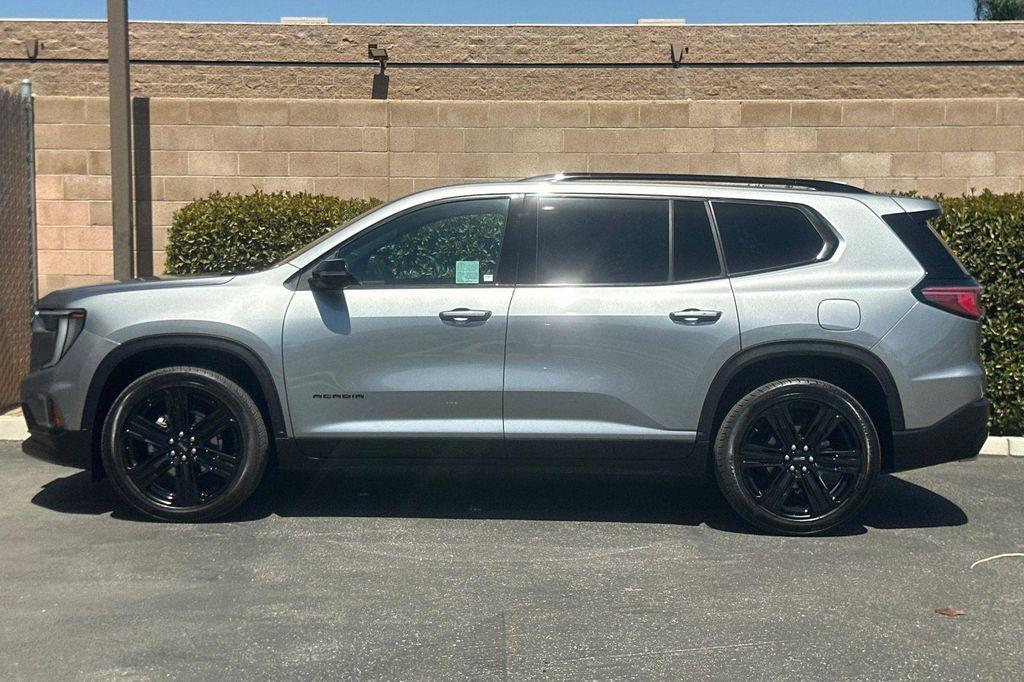 used 2025 GMC Acadia car, priced at $44,390