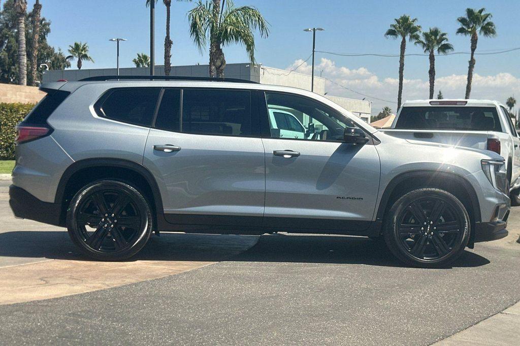 used 2025 GMC Acadia car, priced at $44,390