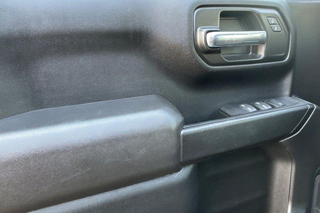 used 2023 GMC Sierra 1500 car, priced at $31,325