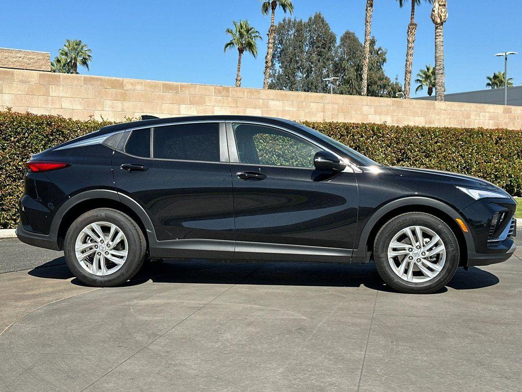 new 2025 Buick Envista car, priced at $26,140