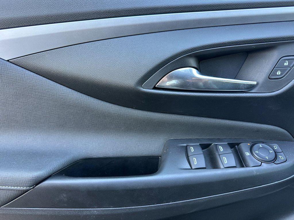 new 2025 Buick Envista car, priced at $26,140