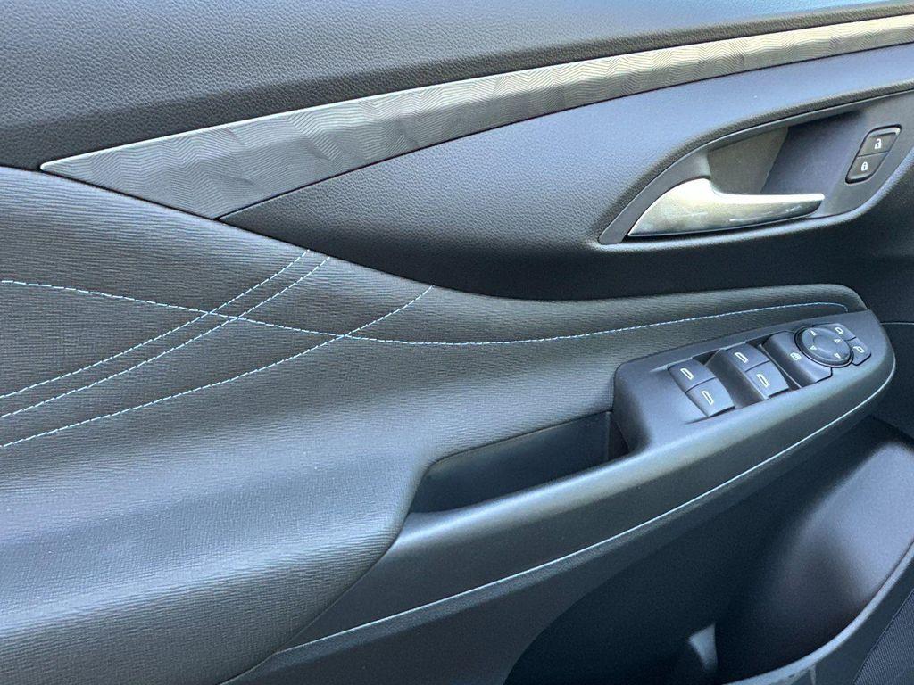 new 2025 Buick Envista car, priced at $27,327