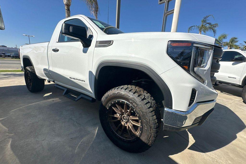 new 2025 GMC Sierra 1500 car, priced at $53,250