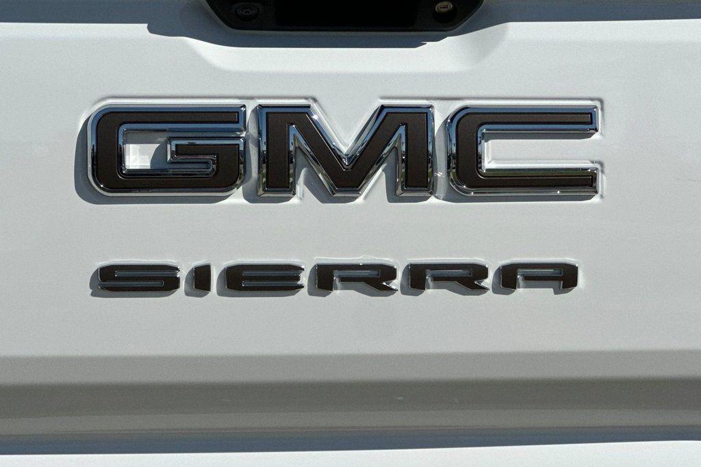 new 2025 GMC Sierra 1500 car, priced at $53,250