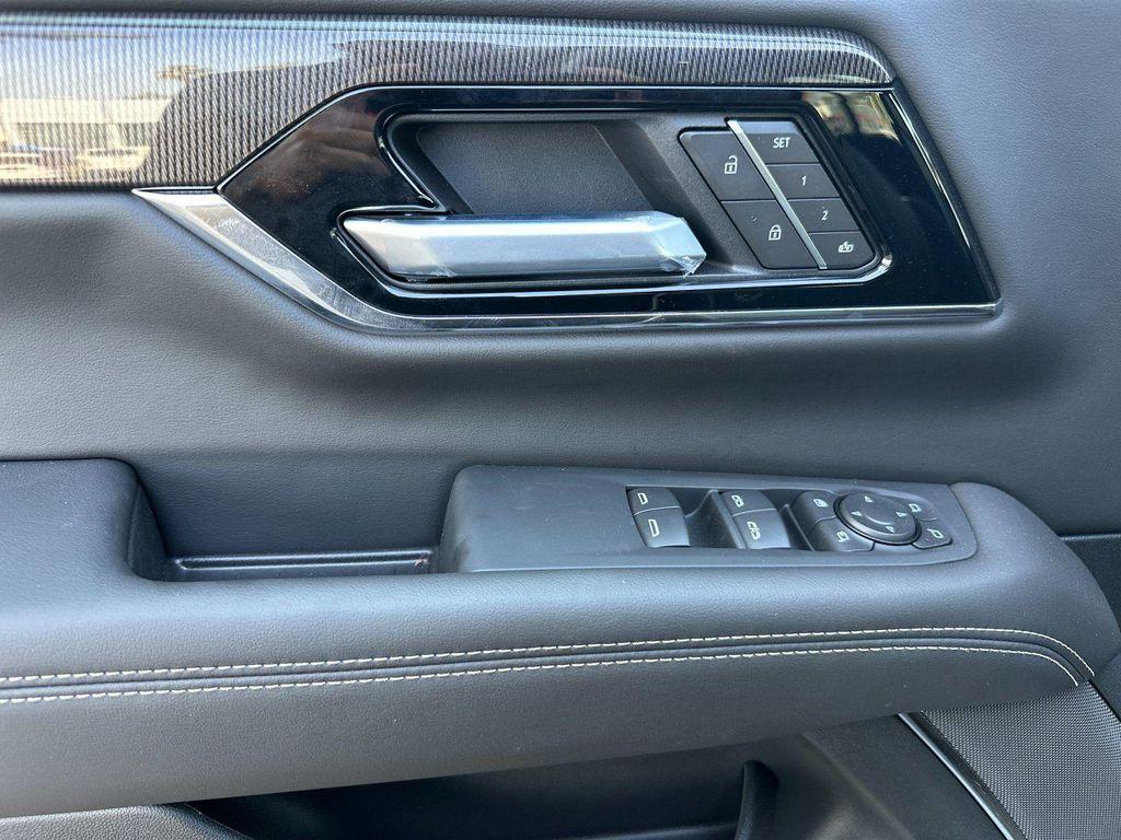 new 2025 GMC Yukon car, priced at $73,280