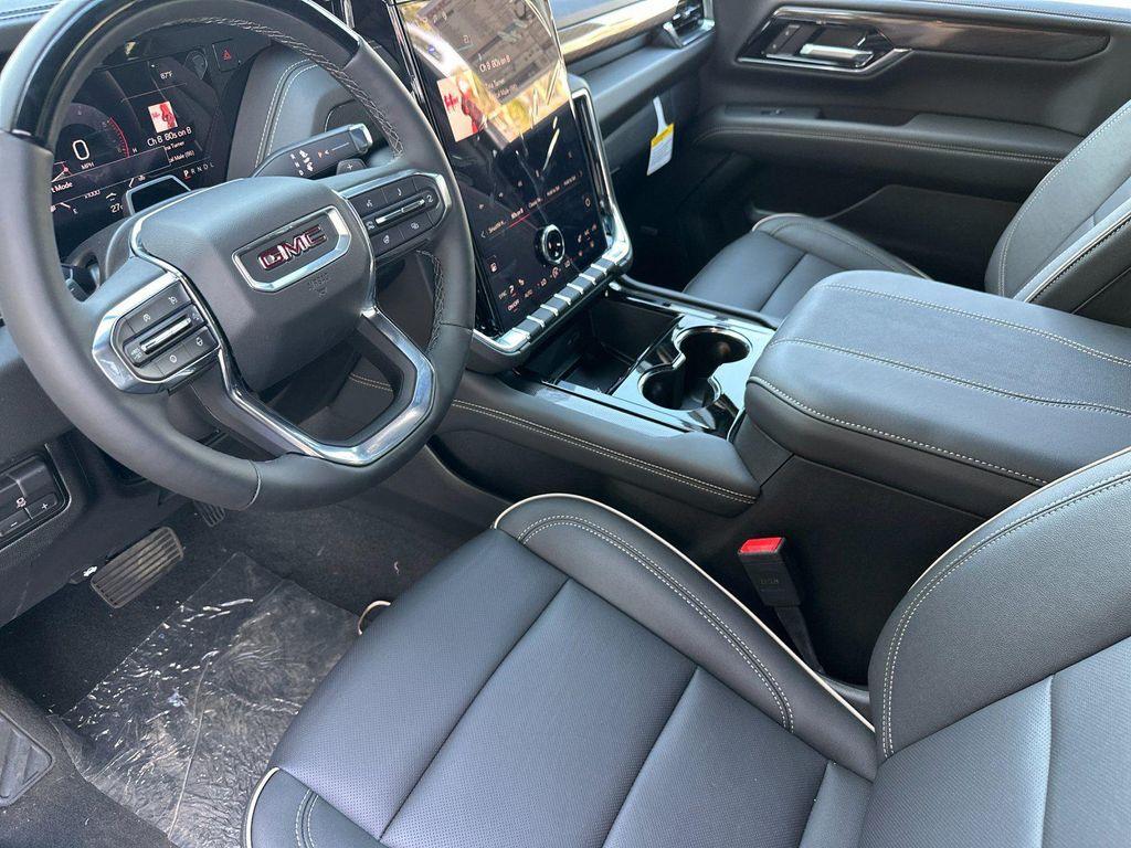 new 2025 GMC Yukon car, priced at $73,280