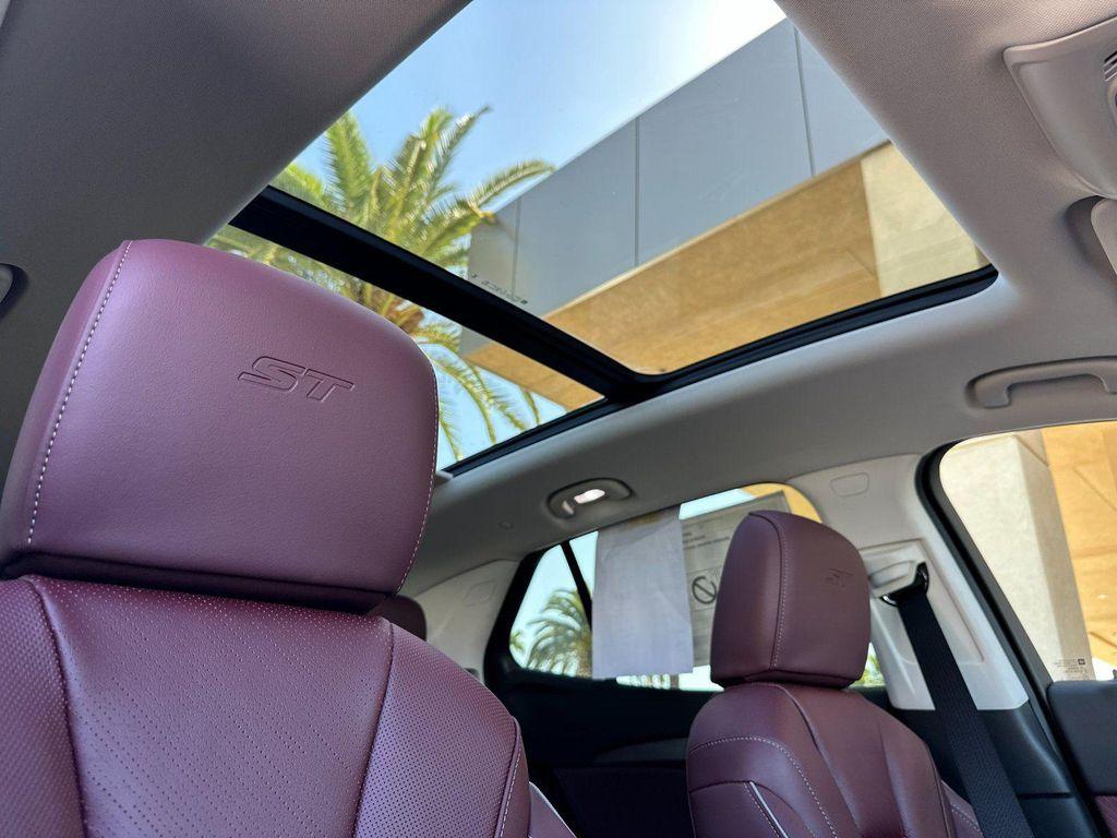 new 2025 Buick Envision car, priced at $42,082