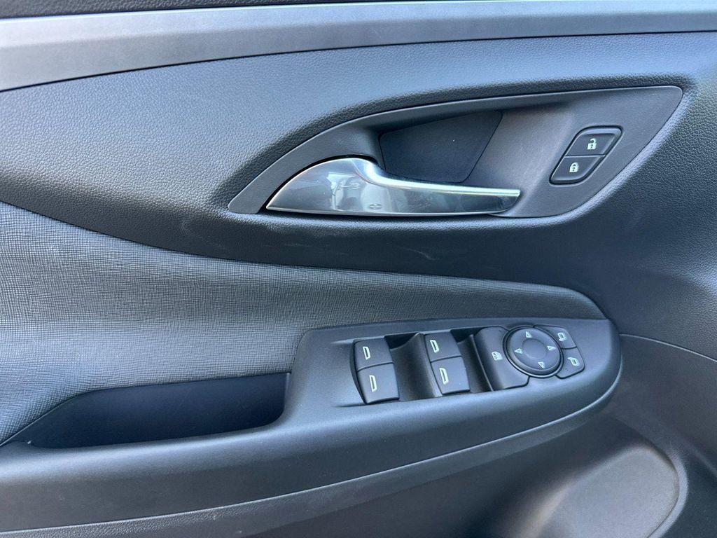 new 2025 Buick Envista car, priced at $22,600