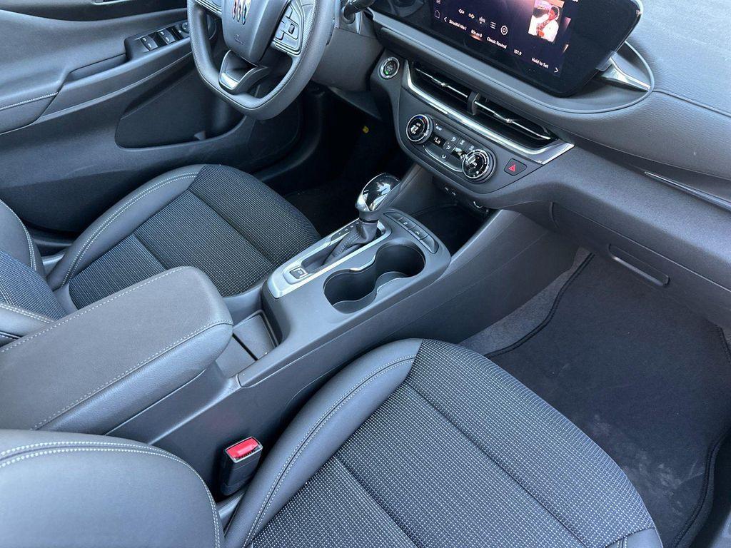 new 2025 Buick Envista car, priced at $22,600