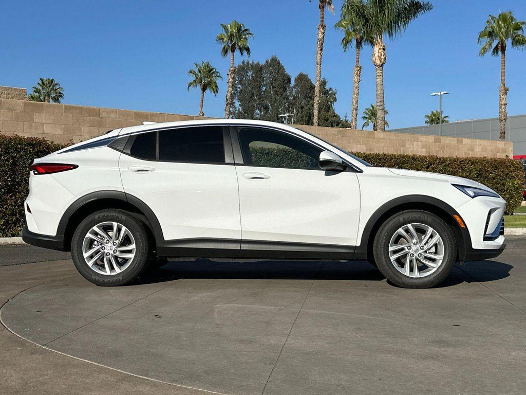 new 2025 Buick Envista car, priced at $22,600