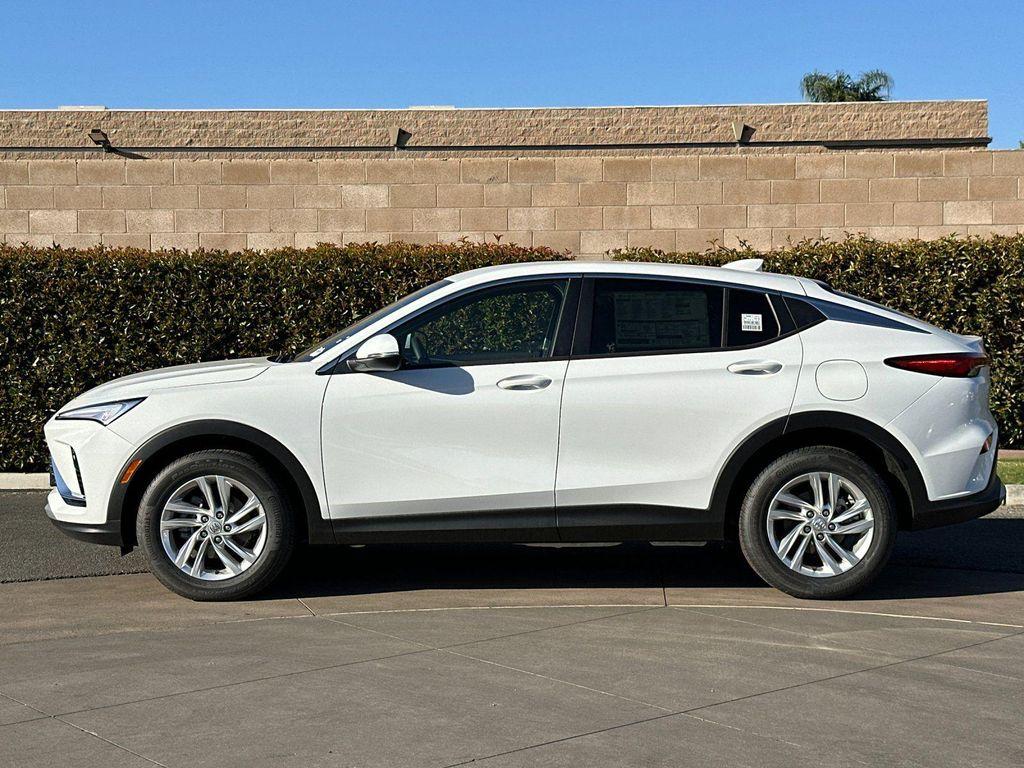 new 2025 Buick Envista car, priced at $22,600