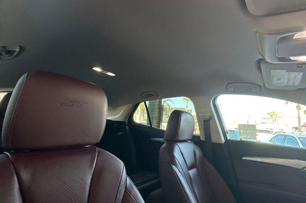 used 2025 Buick Envision car, priced at $36,990