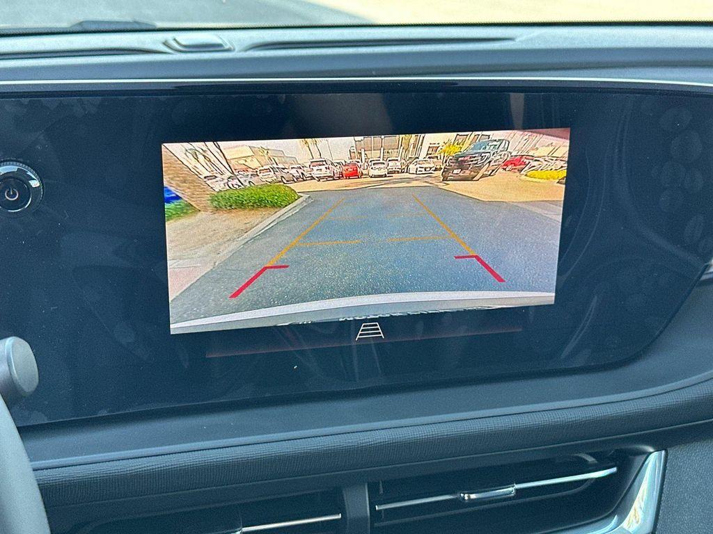 new 2025 Buick Envista car, priced at $25,696