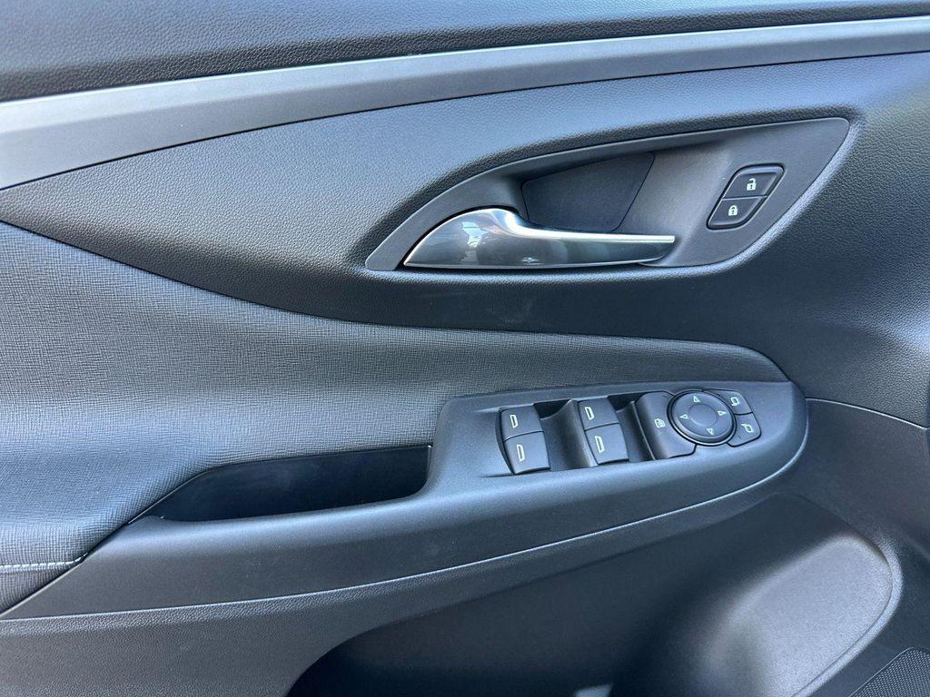 new 2025 Buick Envista car, priced at $25,696