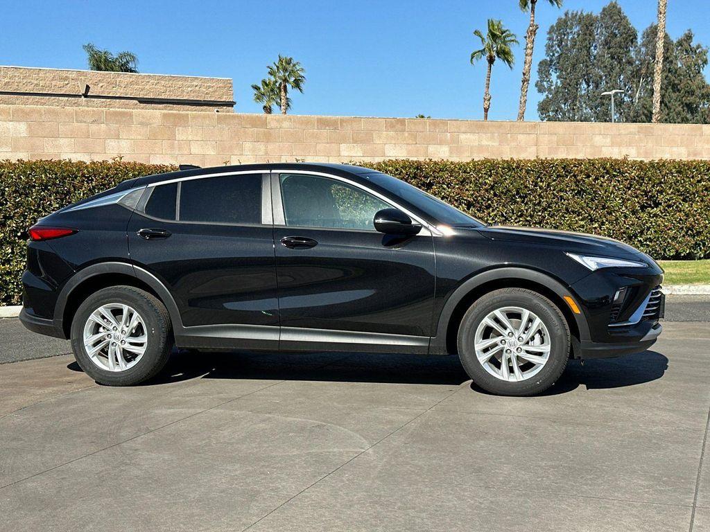 new 2025 Buick Envista car, priced at $25,696