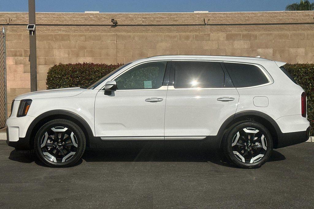 used 2024 Kia Telluride car, priced at $31,590