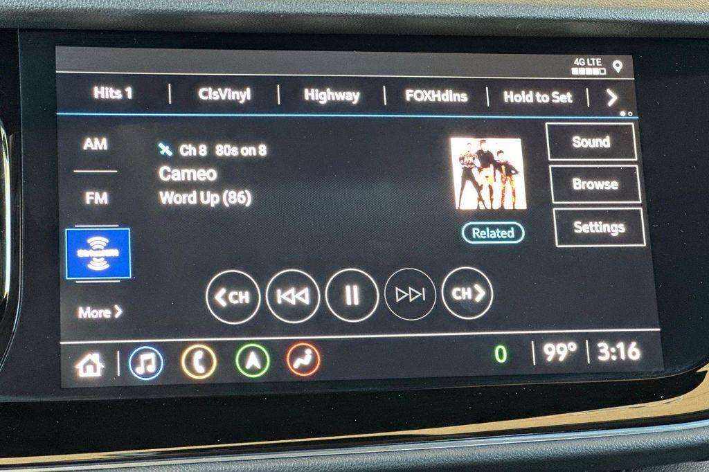 used 2023 Buick Envision car, priced at $30,895