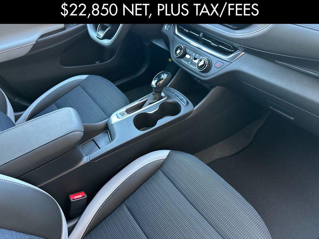 new 2025 Buick Envista car, priced at $23,100