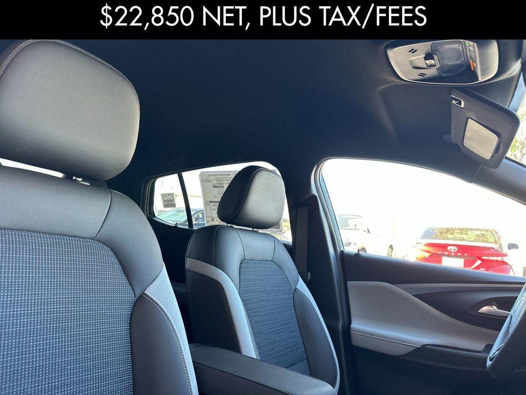 new 2025 Buick Envista car, priced at $23,100