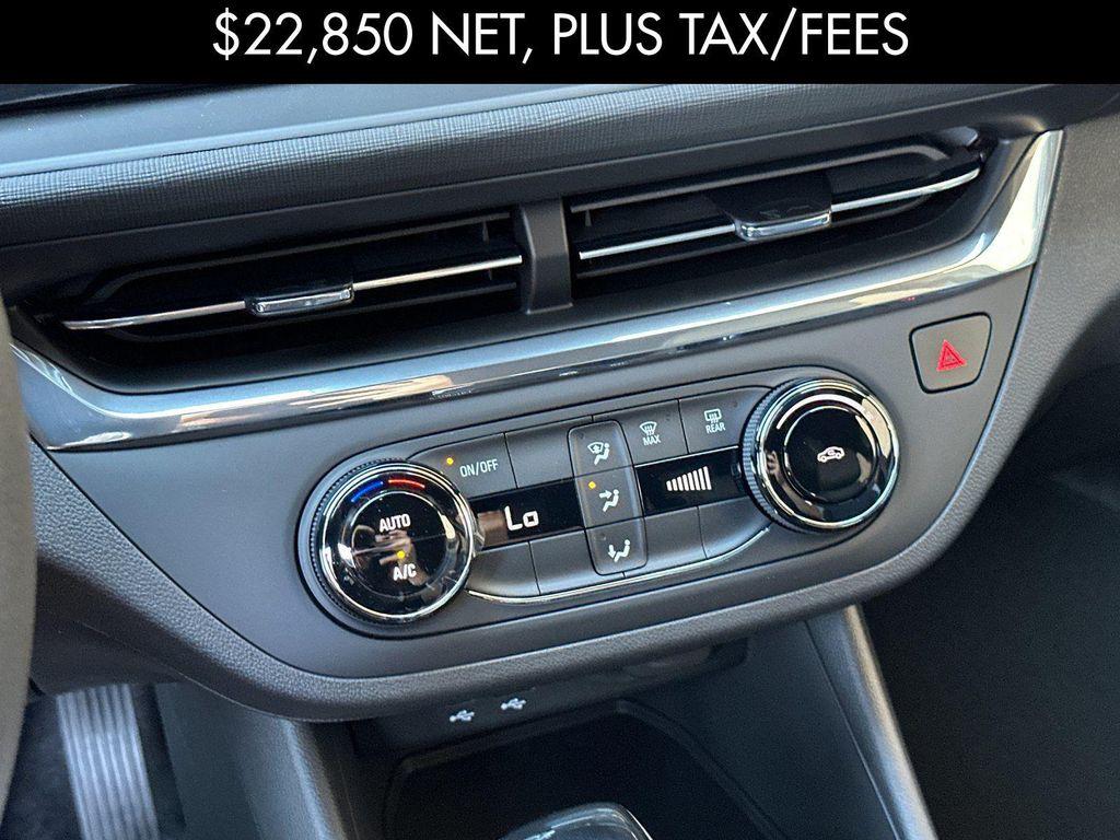 new 2025 Buick Envista car, priced at $23,100