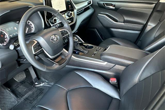 used 2024 Toyota Highlander car, priced at $45,917