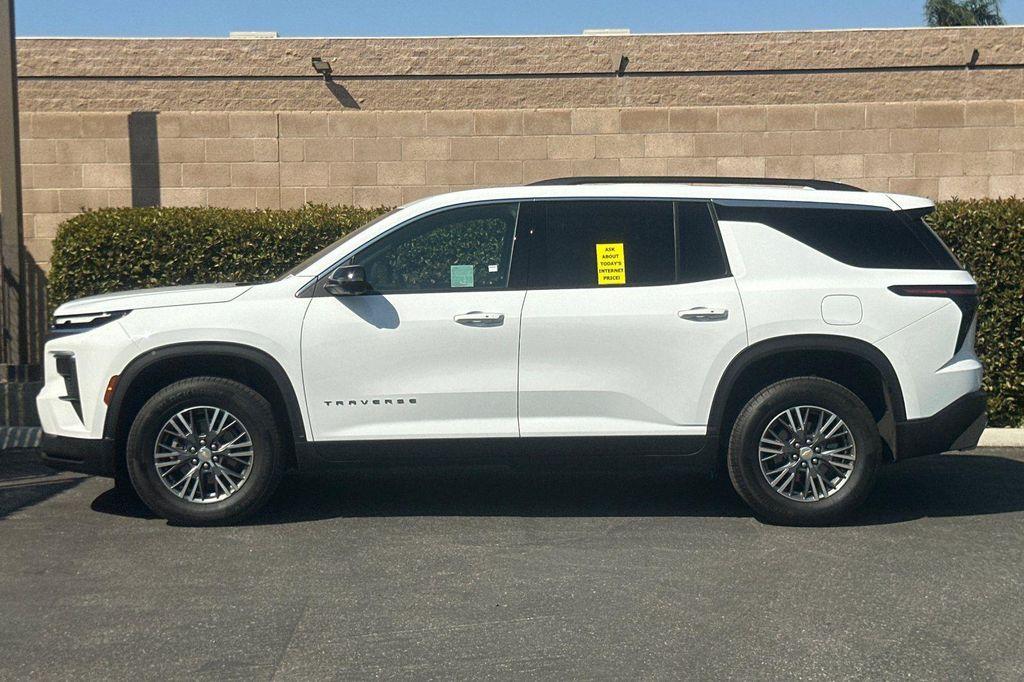 used 2024 Chevrolet Traverse car, priced at $37,645
