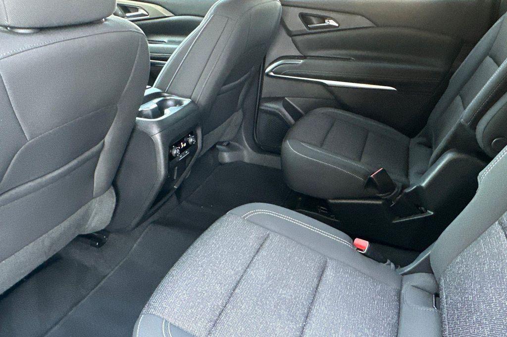 used 2024 Chevrolet Traverse car, priced at $37,645