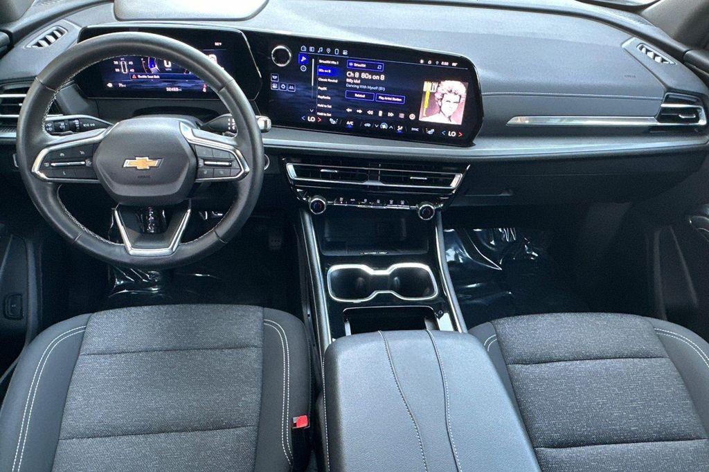 used 2024 Chevrolet Traverse car, priced at $37,645