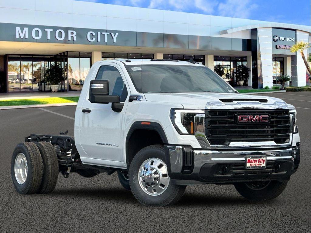 new 2025 GMC Sierra 3500 car, priced at $52,676