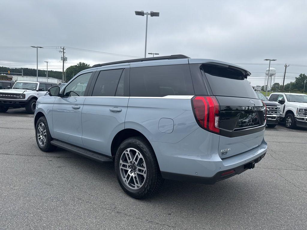 new 2025 Ford Expedition car, priced at $69,737