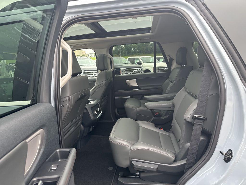 new 2025 Ford Expedition car, priced at $69,737