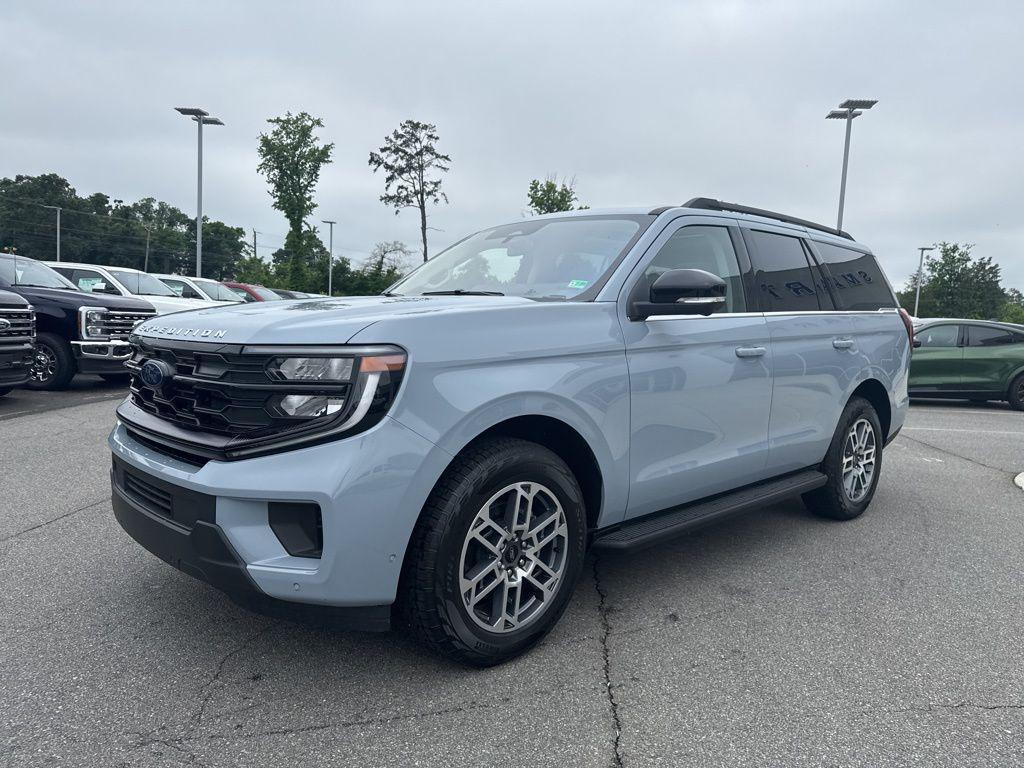 new 2025 Ford Expedition car, priced at $69,737