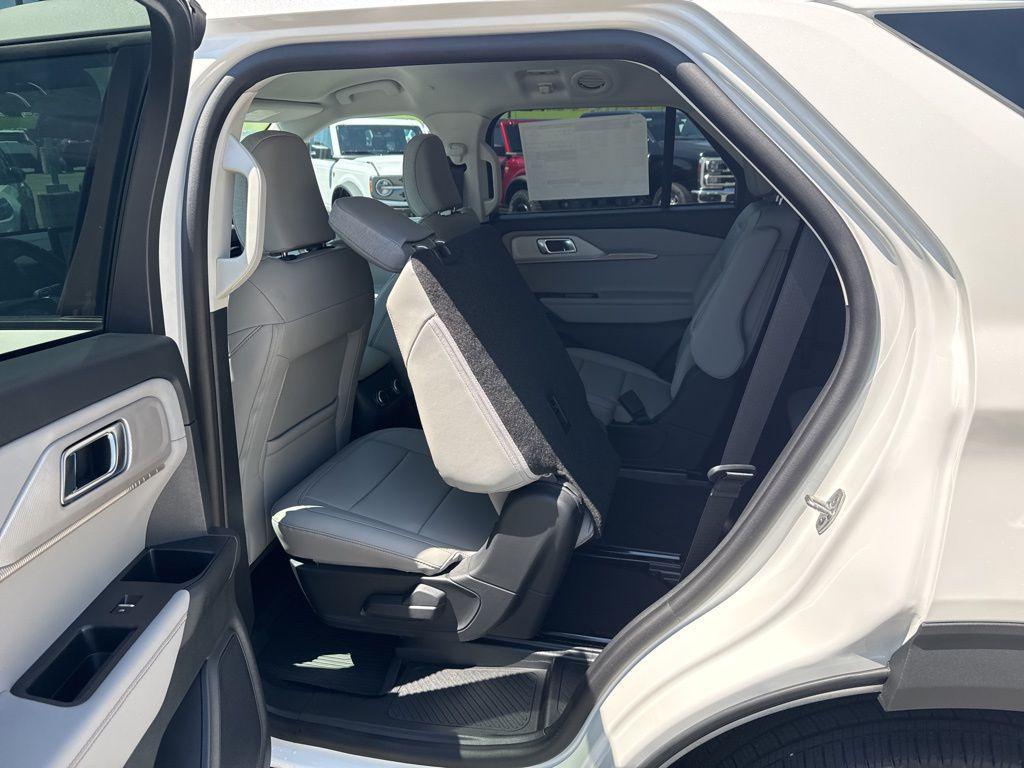 new 2025 Ford Explorer car, priced at $45,744