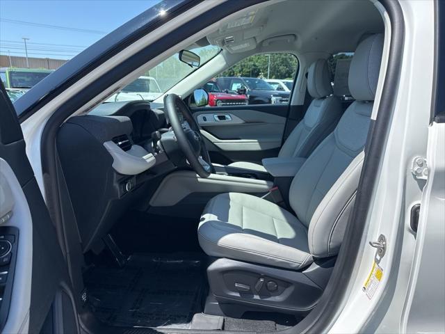 new 2025 Ford Explorer car, priced at $45,596